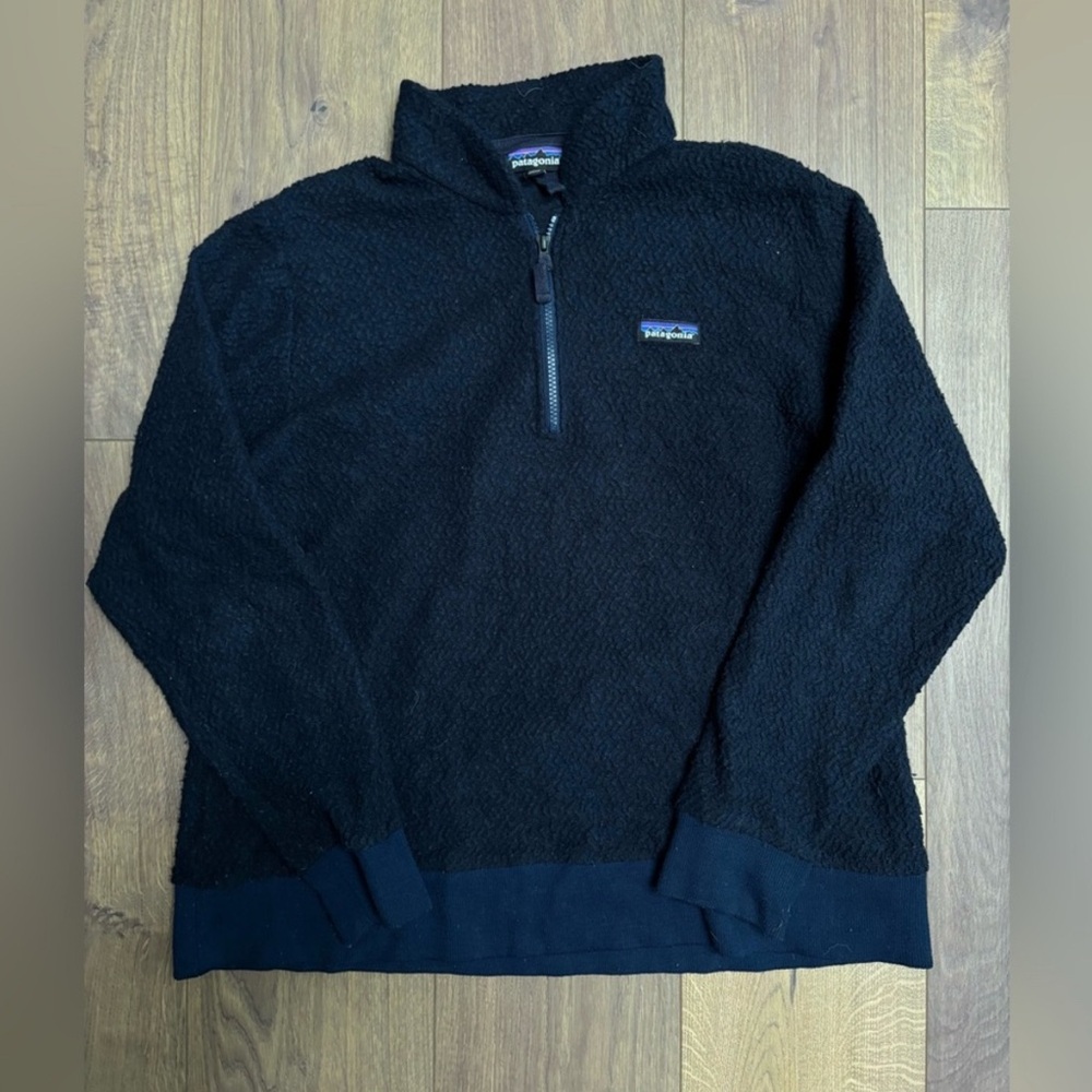Patagonia Women’s Navy Blue Quarter-Zip Fleece Pullover